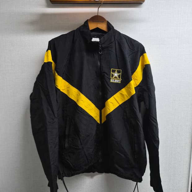 M-R) 미군 오리지널 APFU 트레이닝 점퍼 팝니다