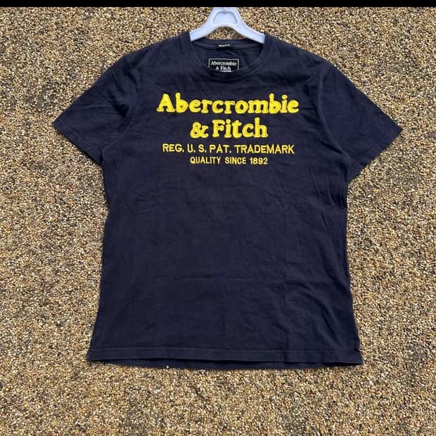 아베크롬비 네이비 반팔티셔츠