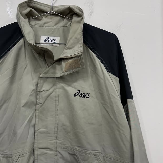 아식스 올드스쿨 래글런 배색 오버핏 바람막이