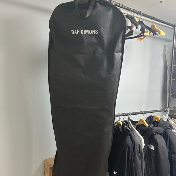 라프시몬스 19fw 런웨이 롱파카