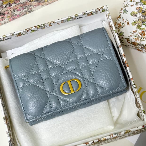 디올 카로 카드지갑 클라우드블루 (구성품O)