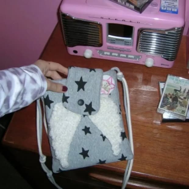 엔젤코어 별패턴 날개 미니크로스백