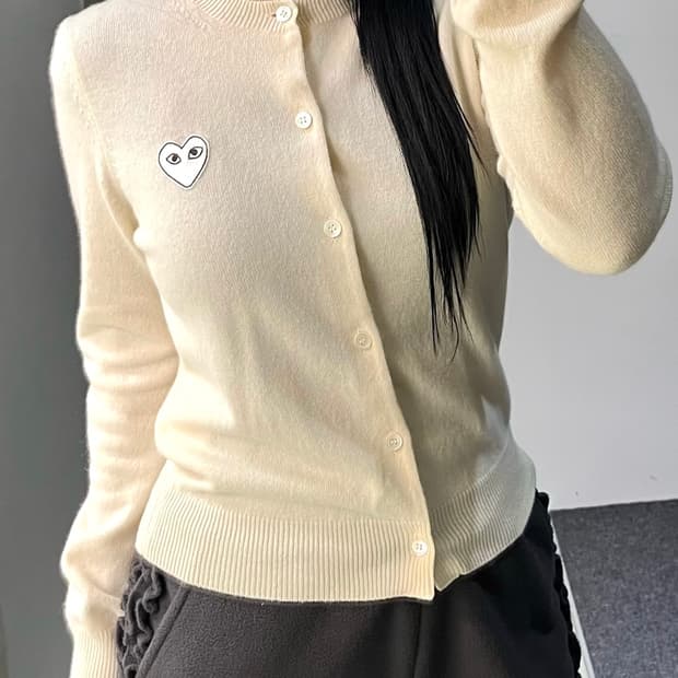 꼼데가르송 하트 와펜 가디건