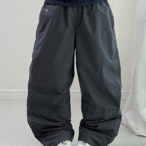 나이키 뮤트 스티치 트랙팬츠