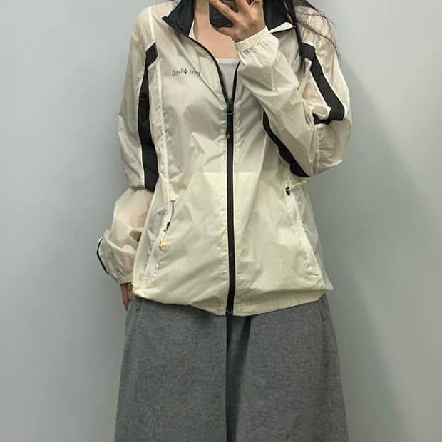 몽벨 아이보리 배색 경량 바람막이 자켓