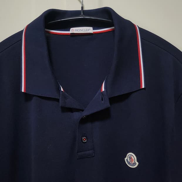 몽클레르 카라티 xl 실착 5회 미만입니다