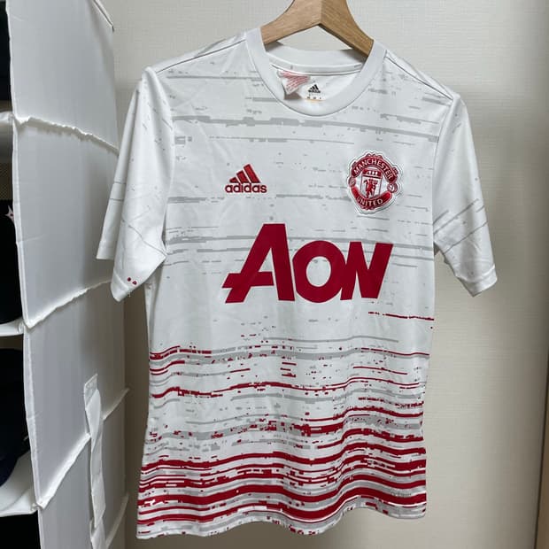 Manchester United 16-17 training jersey