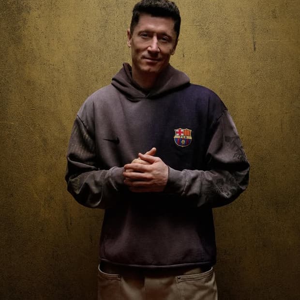 트래비스 스캇 바르셀로나 후드티