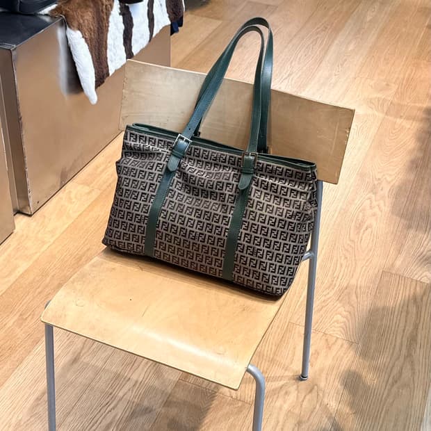 펜디 브라운 그린 주카 토트백 