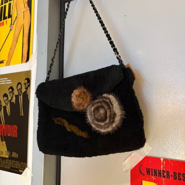 밍크 퍼 블랙 체인 숄더백