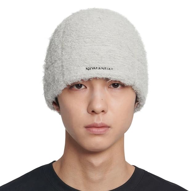 뉴매뉴얼 네스트 헤어리 비니 그레이