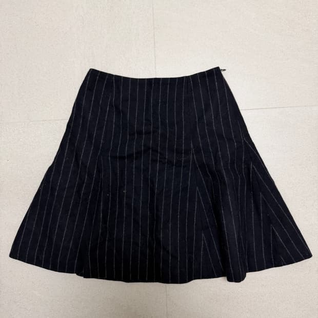 스트라이프 울 미디 스커트