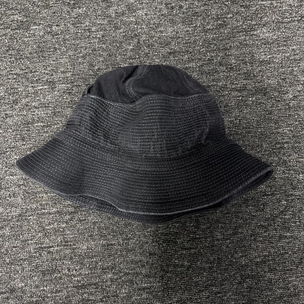 캐피탈 노인과바다 버킷햇 BK