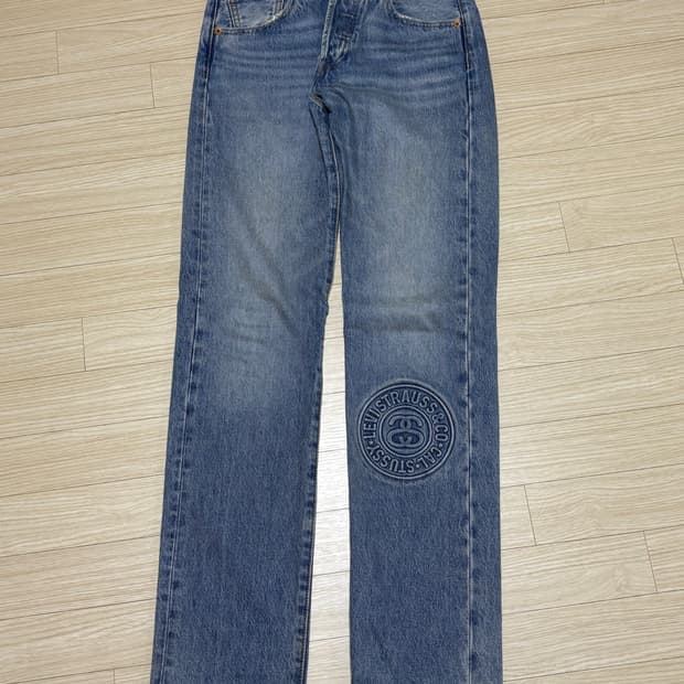 스투시 x 리바이스 엠보스드 501 진 인디고