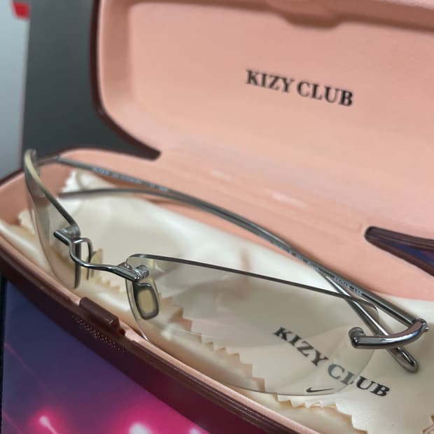 Nike flexon glasses 나이키 빈티지 림리스/무테 팝니다.