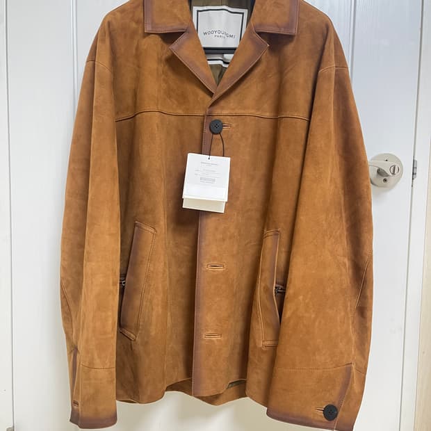 우영미 고트 스웨이드 자켓 카멜 - 24FW