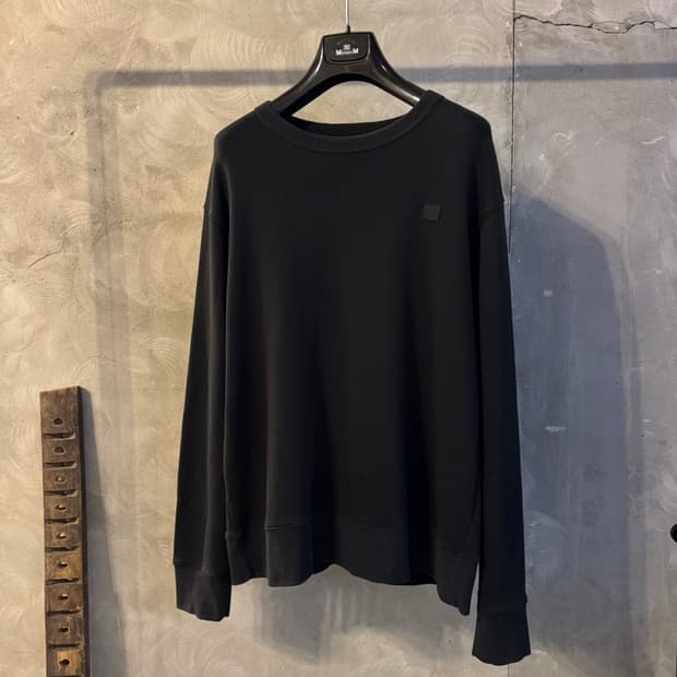 아크네 스튜디오 맨투맨 105