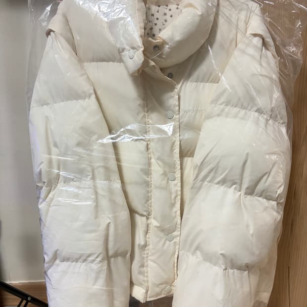 멜로토리 패딩 정품 택포가격에 날림