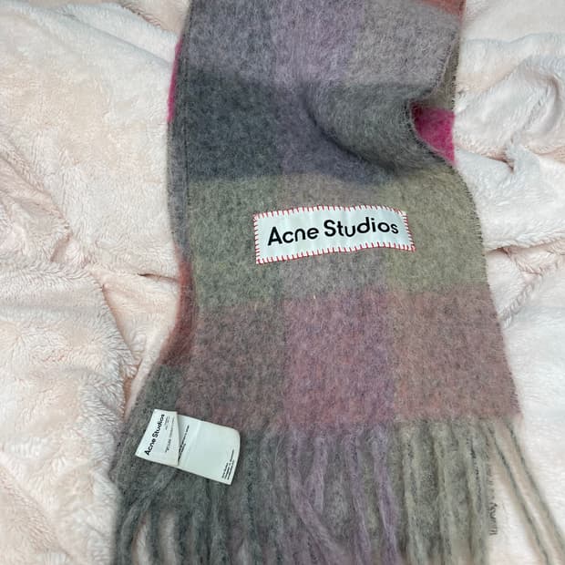 아크네 스튜디오 모헤어 머플러