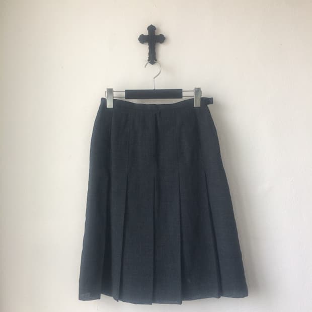 Pleats midi skirt