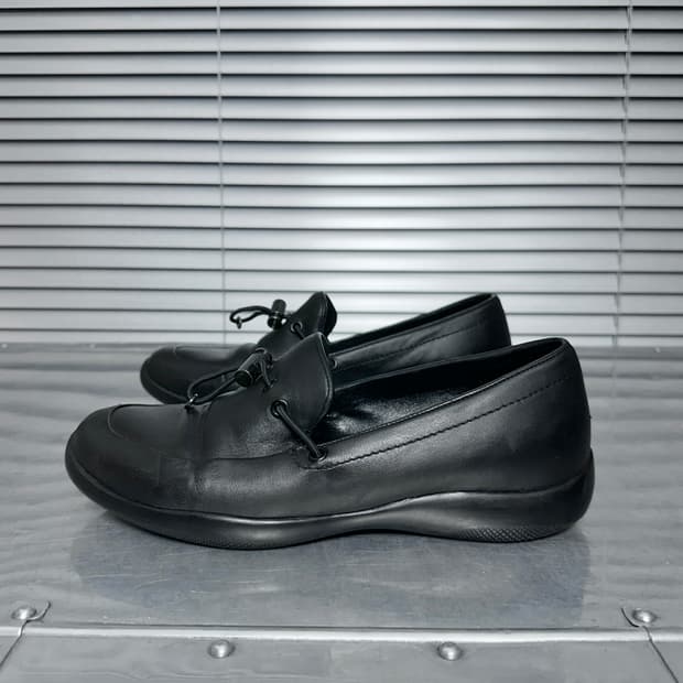 00s 블랙 프라다 스포츠 로퍼