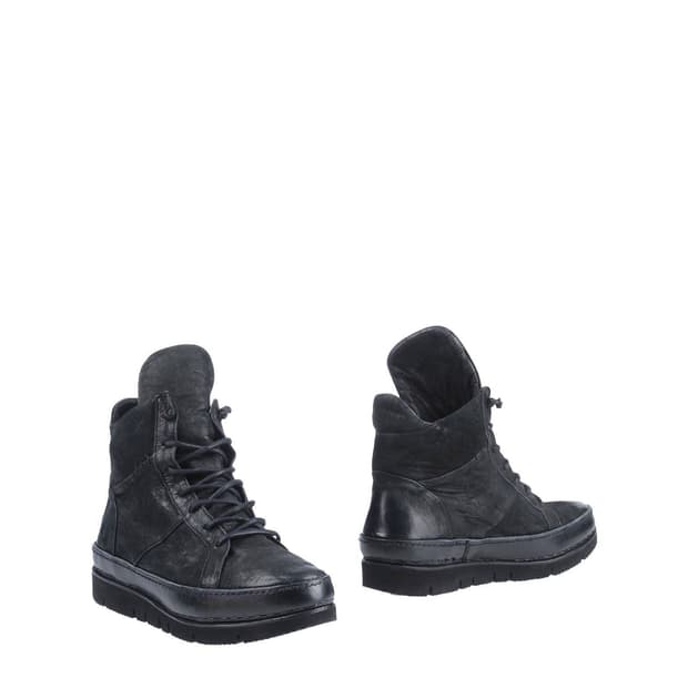 The Last Conspiracy
미들탑 부츠