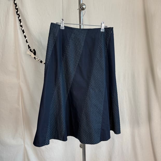 도트 절개라인 데님 미디스커트