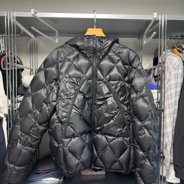 로아 라이트다운 자켓 블랙