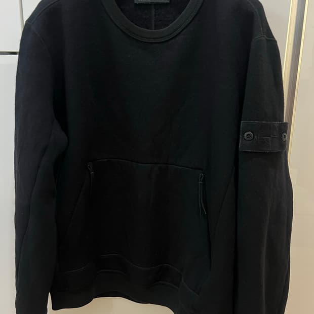 스톤아일랜드 고스트피스 니트맨투맨 M (한정판)