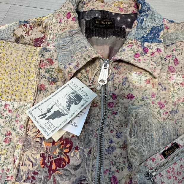 캐피탈 마리아 보로 집업 베이지 3사이즈 판매합니다.