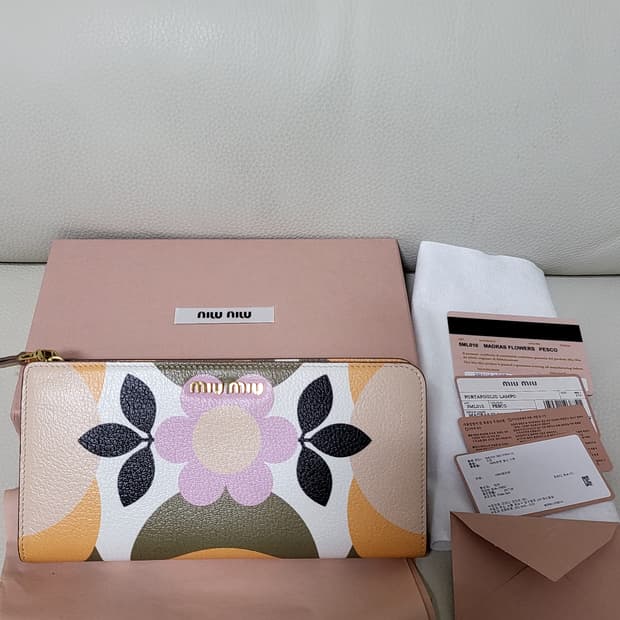 미우미우 장지갑 