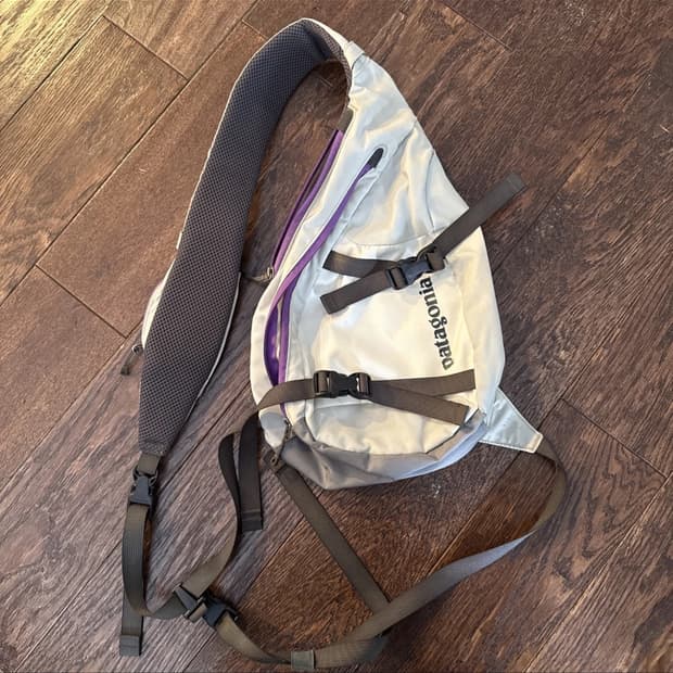 Patagonia atom 8L slingbag