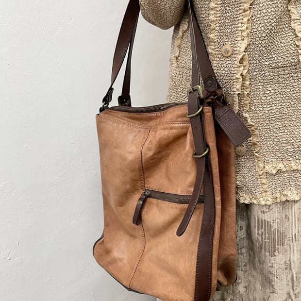 Beau Dessin 보데생 레더 버클 호보백