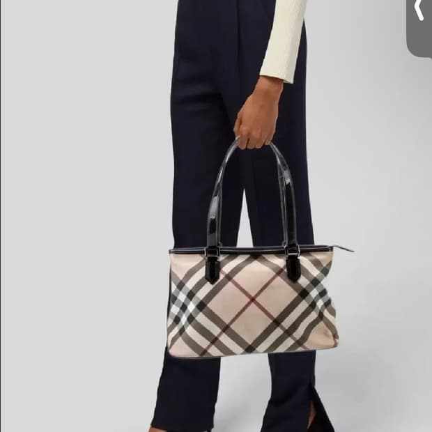 버버리 노바체크 숄더백 