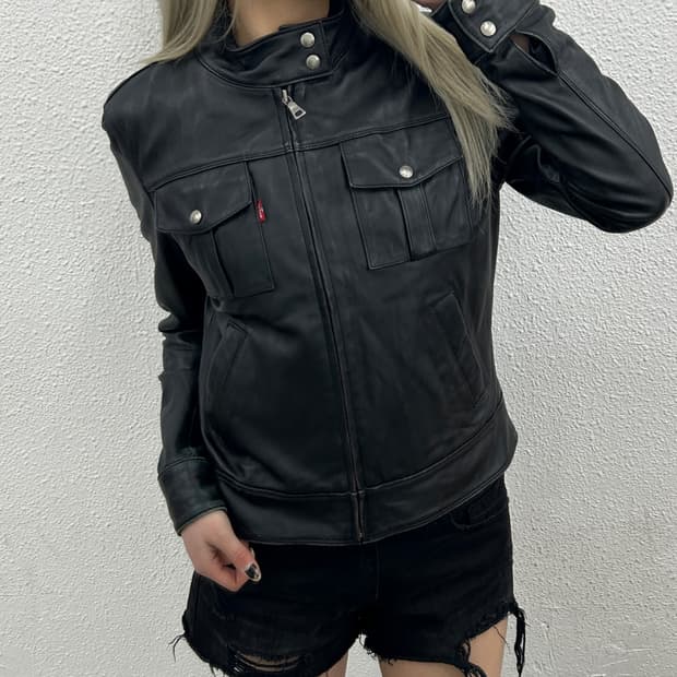 00's 리바이스 블랙 램스킨 크롭트 우먼스 봄버자켓 L
