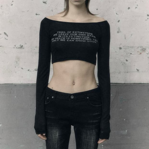 보헤미안서울 프린티드 롱슬리브 크롭 블랙