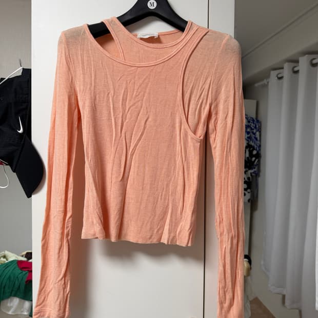 투굿 코랄 컷아웃 긴팔티  ( 새상품)