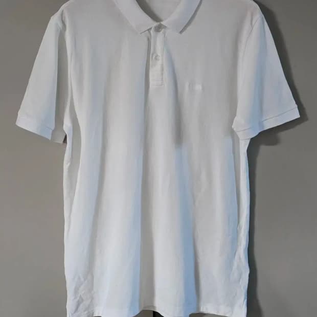 휴고보스  남자 반팔카라티.     싸이즈 100.