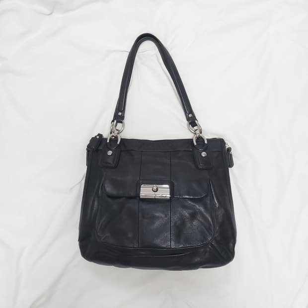 데일리🖤//COACH 코치 크리스틴 18298 블랙 레더 숄더백