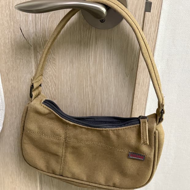 스컬프터 숄더백