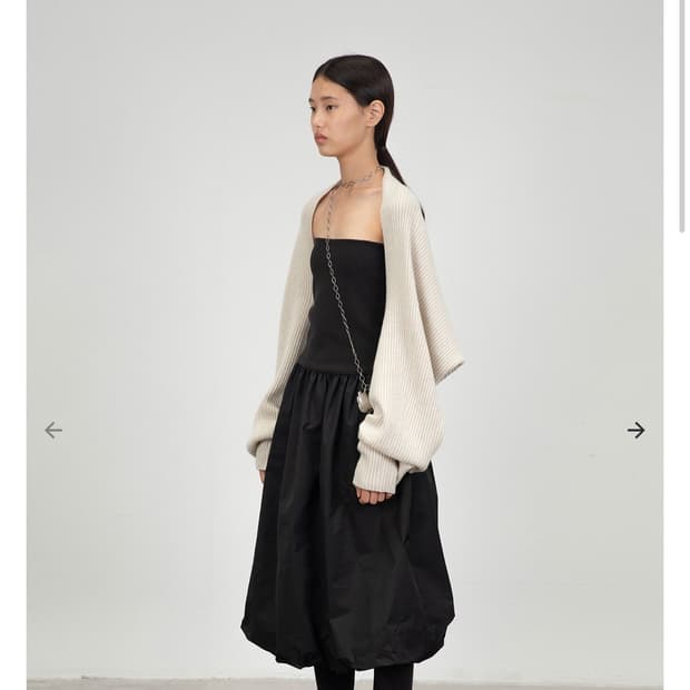 아모멘토 리브드 머플러 화이트