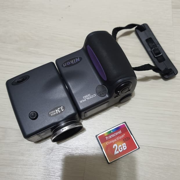 니콘 쿨픽스 990 디카 + 2GB CF메모리카드