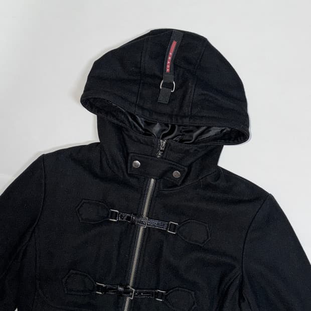 프라다 스포츠 후드 버클 코트