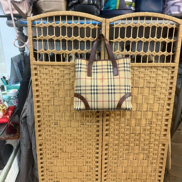 정품 버버리 노바체크 토트백 팝니다