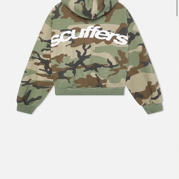 sucffers camo zipper