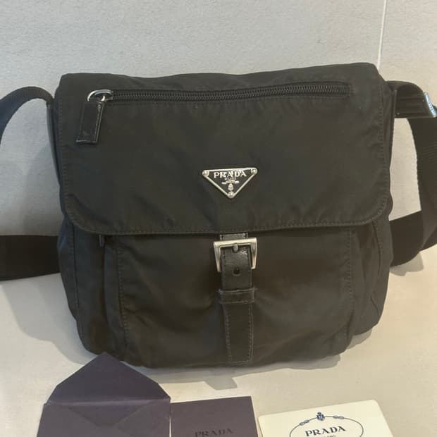 정품 프라다 포코노 나일론 메신저백 크로스백 주우재백