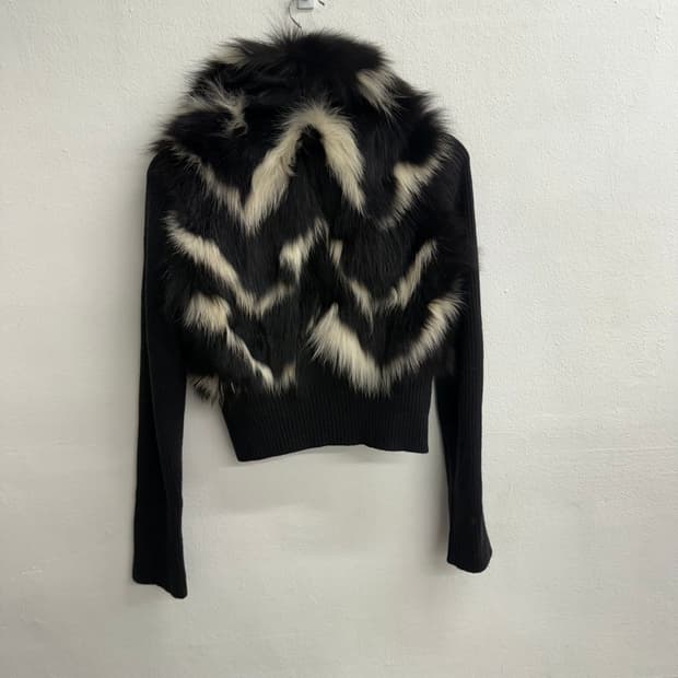 JPN Valencia 블랙퍼 니트 집업 (55)