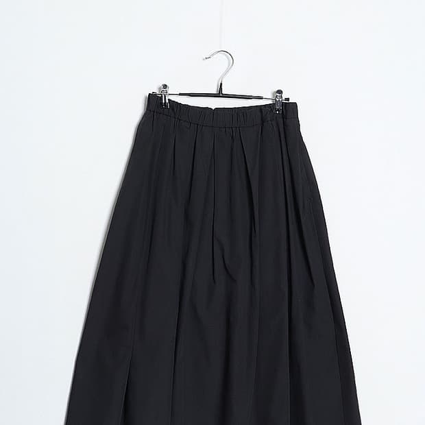  G U Tuck Flared Skirt (27)