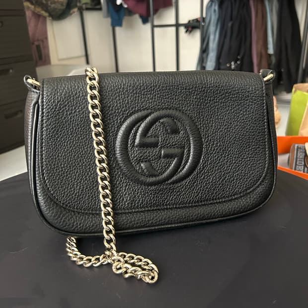 구찌 소호 테슬 크로스백