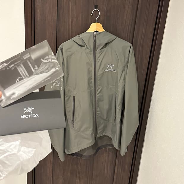 아크테릭스 빔즈 제타 그레이 자켓 
